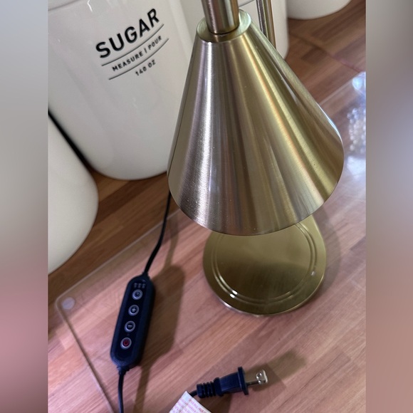 Brushed brass candle warmer 🕯️ - Picture 3 of 3